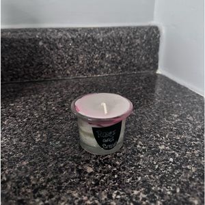 Dee’s Roses and Cream